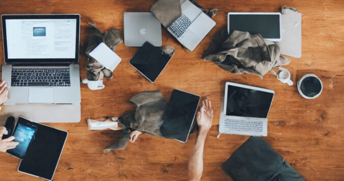 Laptopbordets hemmeligheder: Tips og tricks til at øge produktiviteten